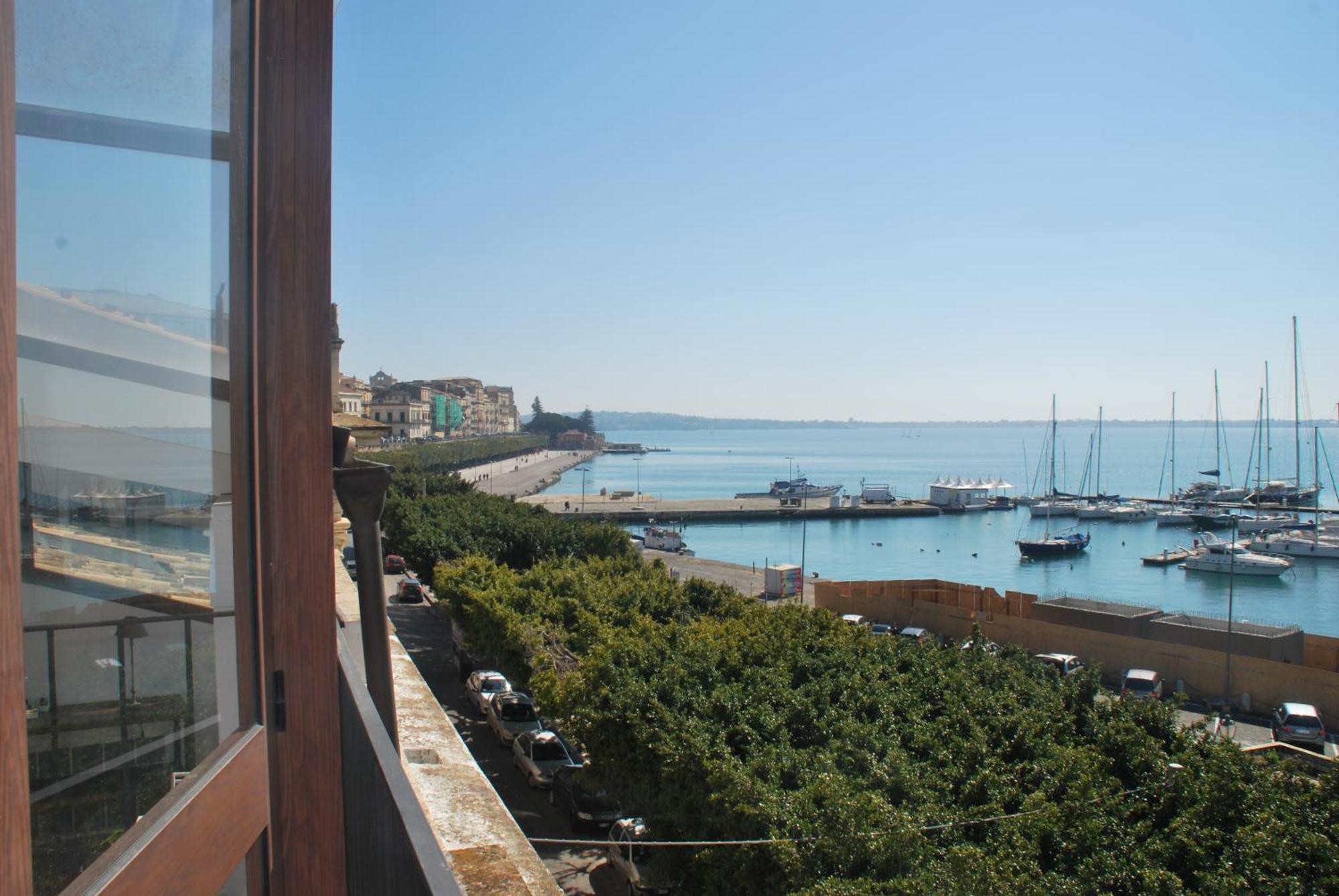 Bed and Breakfast L'Approdo Delle Sirene Сиракузы Экстерьер фото