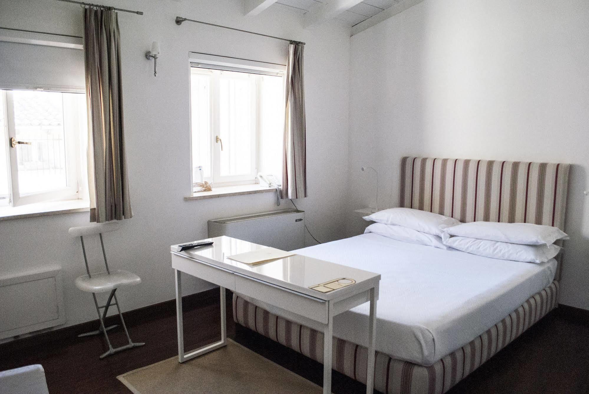 Bed and Breakfast L'Approdo Delle Sirene Сиракузы Экстерьер фото